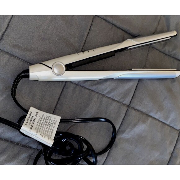 Revlon  1” Ceramic Hair Straightener Flat Iron RVST2076 -4 Settings Silver - Picture 4 of 4